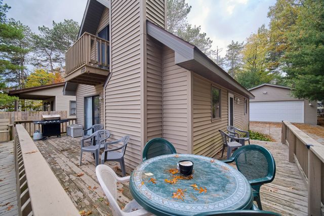 1733 N Lakeview Drive, Mears, MI 49436