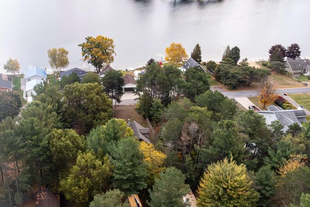 1733 N Lakeview Drive, Mears, MI 49436