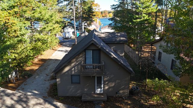 1733 N Lakeview Drive, Mears, MI 49436