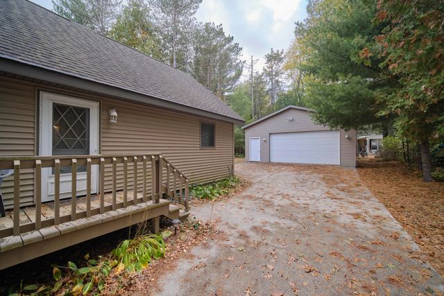 1733 N Lakeview Drive, Mears, MI 49436