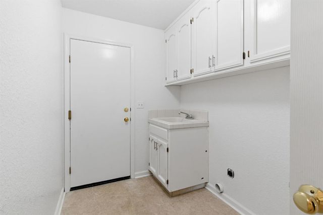 660 Tahoe St, Manteca, CA 95337