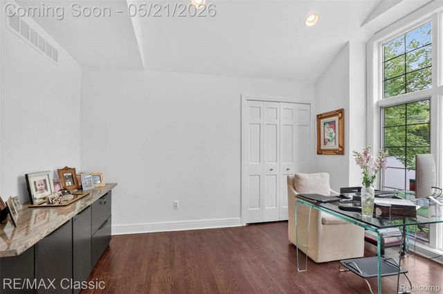 115 W Hickory Grove Road, Bloomfield Hills, MI 48304