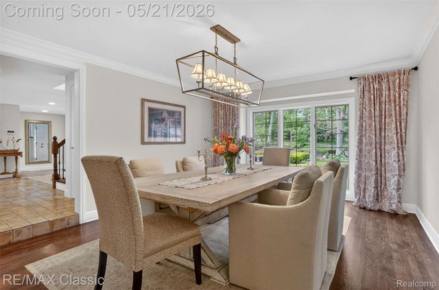 115 W Hickory Grove Road, Bloomfield Hills, MI 48304