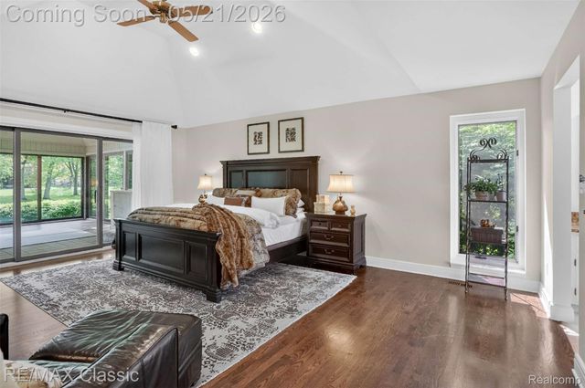 115 W Hickory Grove Road, Bloomfield Hills, MI 48304