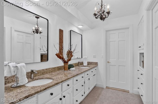 115 W Hickory Grove Road, Bloomfield Hills, MI 48304