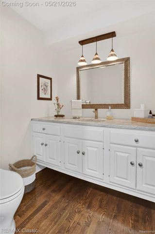 115 W Hickory Grove Road, Bloomfield Hills, MI 48304