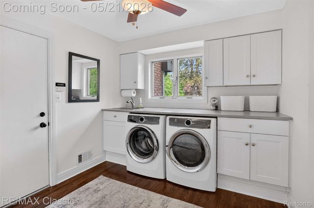 115 W Hickory Grove Road, Bloomfield Hills, MI 48304