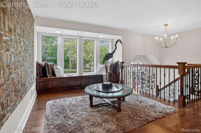 115 W Hickory Grove Road, Bloomfield Hills, MI 48304