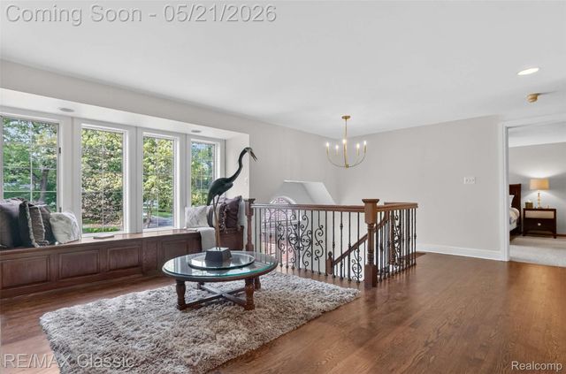 115 W Hickory Grove Road, Bloomfield Hills, MI 48304