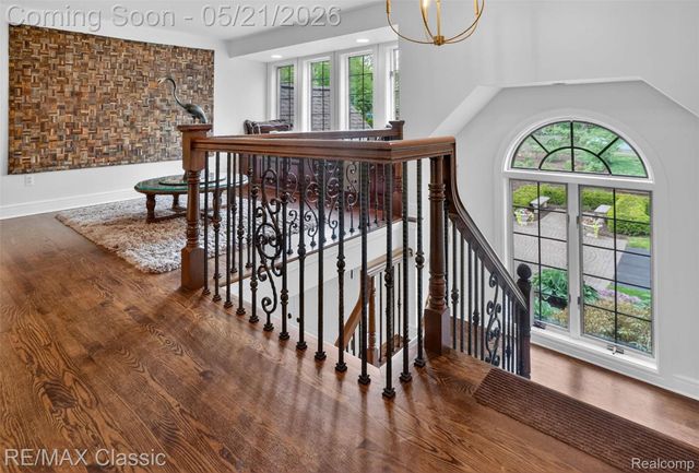 115 W Hickory Grove Road, Bloomfield Hills, MI 48304