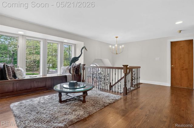 115 W Hickory Grove Road, Bloomfield Hills, MI 48304