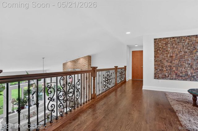 115 W Hickory Grove Road, Bloomfield Hills, MI 48304