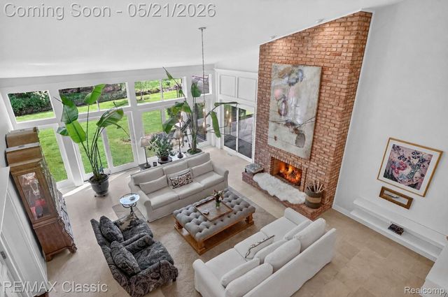 115 W Hickory Grove Road, Bloomfield Hills, MI 48304