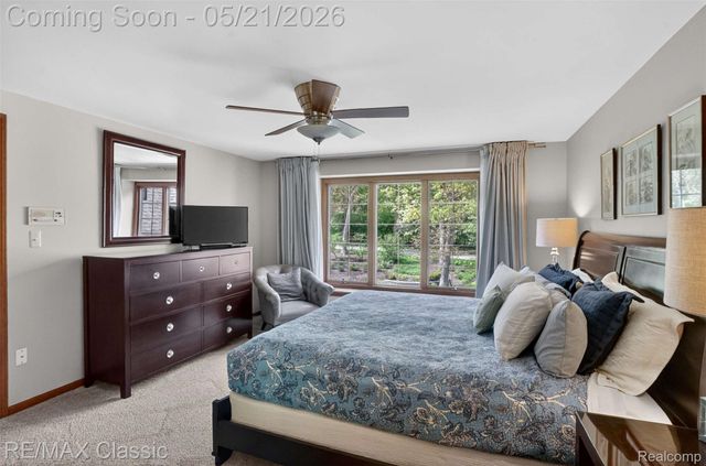 115 W Hickory Grove Road, Bloomfield Hills, MI 48304