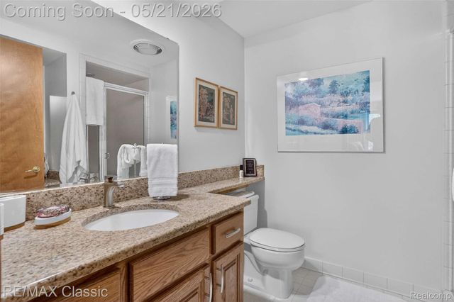 115 W Hickory Grove Road, Bloomfield Hills, MI 48304