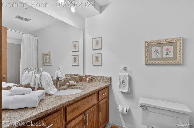 115 W Hickory Grove Road, Bloomfield Hills, MI 48304