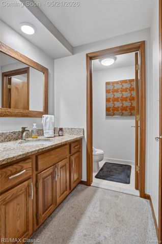 115 W Hickory Grove Road, Bloomfield Hills, MI 48304