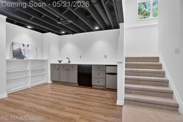 115 W Hickory Grove Road, Bloomfield Hills, MI 48304