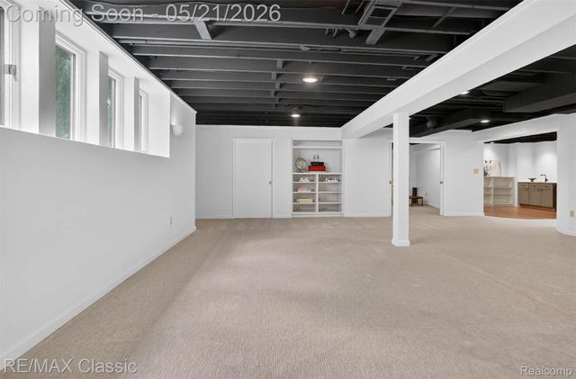115 W Hickory Grove Road, Bloomfield Hills, MI 48304