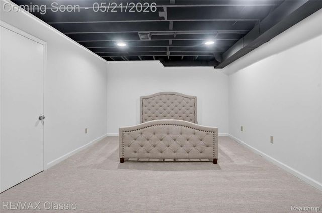 115 W Hickory Grove Road, Bloomfield Hills, MI 48304