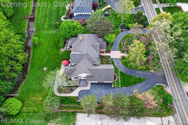 115 W Hickory Grove Road, Bloomfield Hills, MI 48304