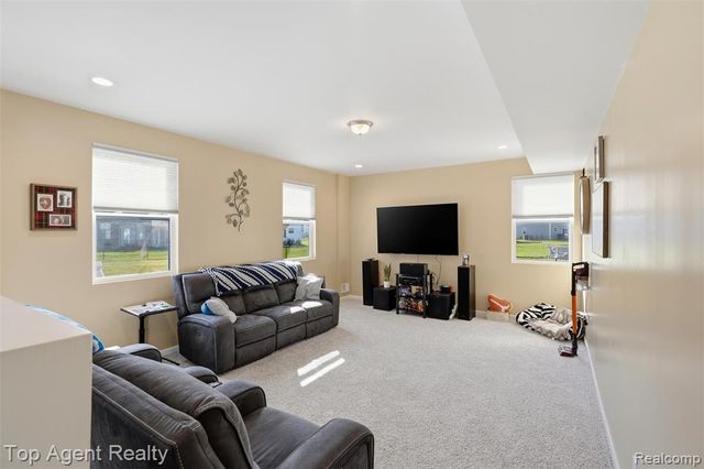 58286 Salt River Court, New Haven, MI 48048