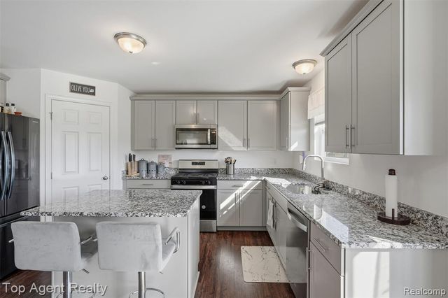 58286 Salt River Court, New Haven, MI 48048