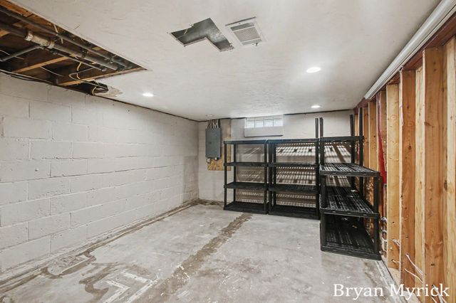 762 Central Avenue, Holland City, MI 49423