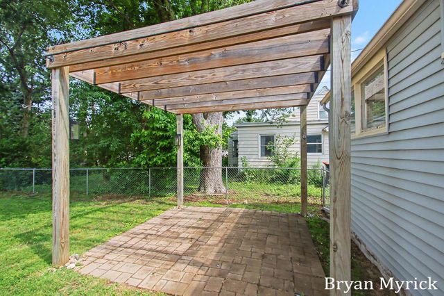 762 Central Avenue, Holland City, MI 49423