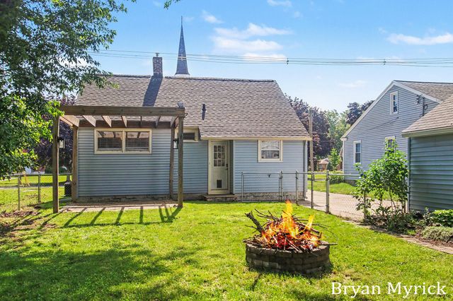 762 Central Avenue, Holland City, MI 49423