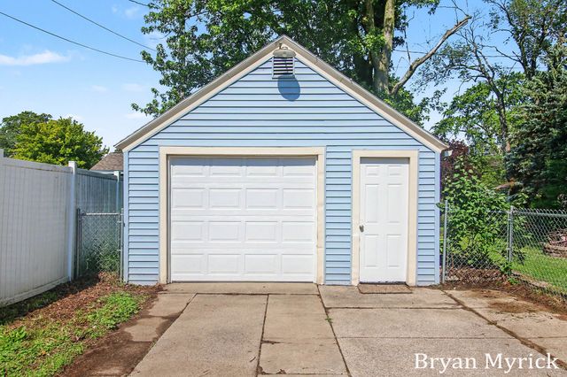 762 Central Avenue, Holland City, MI 49423