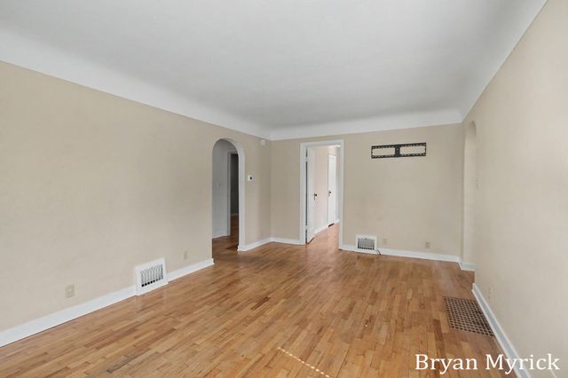 762 Central Avenue, Holland City, MI 49423