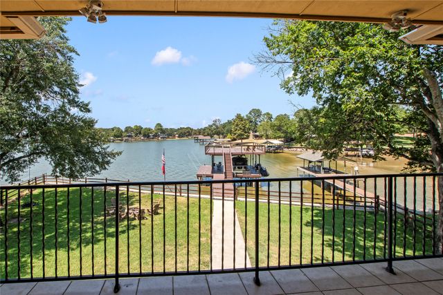 152 Sunset Drive, Gun Barrel City, TX 75156