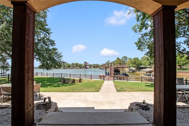 152 Sunset Drive, Gun Barrel City, TX 75156