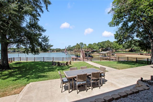 152 Sunset Drive, Gun Barrel City, TX 75156