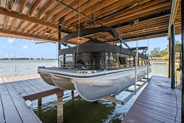 152 Sunset Drive, Gun Barrel City, TX 75156