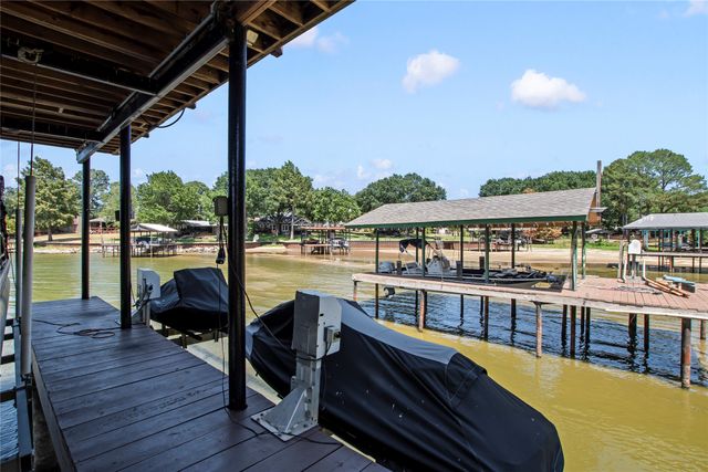 152 Sunset Drive, Gun Barrel City, TX 75156