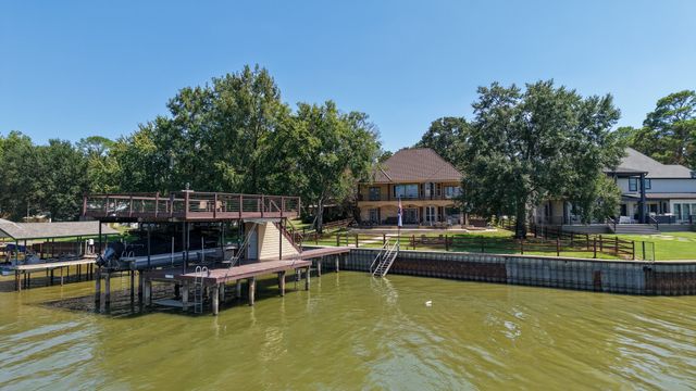 152 Sunset Drive, Gun Barrel City, TX 75156