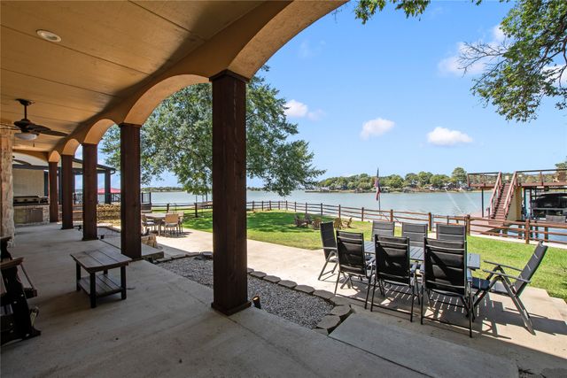152 Sunset Drive, Gun Barrel City, TX 75156