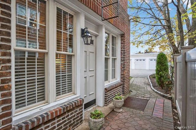 105 Seventh Street 10, Garden City, NY 11530