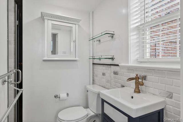 105 Seventh Street 10, Garden City, NY 11530