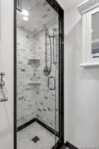 105 Seventh Street 10, Garden City, NY 11530