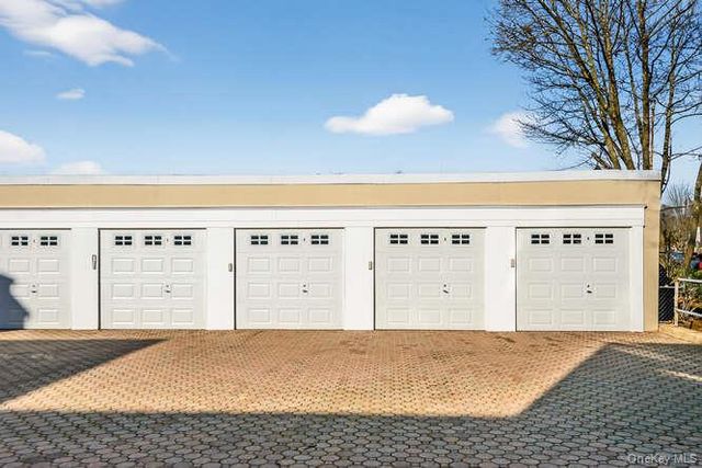 105 Seventh Street 10, Garden City, NY 11530