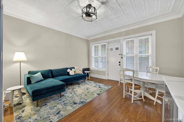 105 Seventh Street 10, Garden City, NY 11530