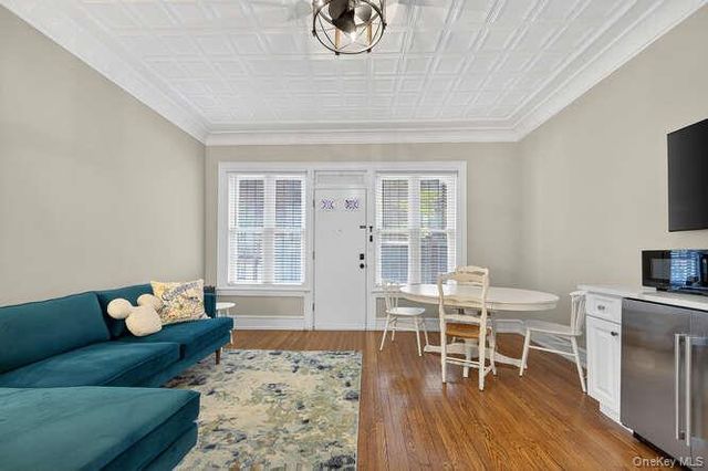 105 Seventh Street 10, Garden City, NY 11530