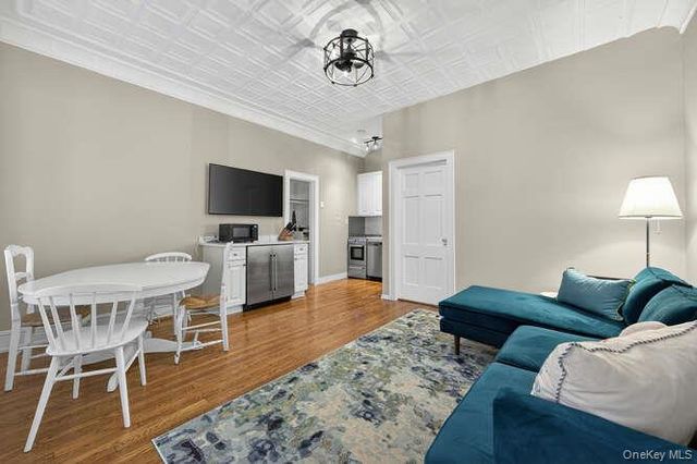 105 Seventh Street 10, Garden City, NY 11530