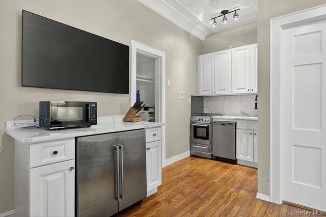 105 Seventh Street 10, Garden City, NY 11530