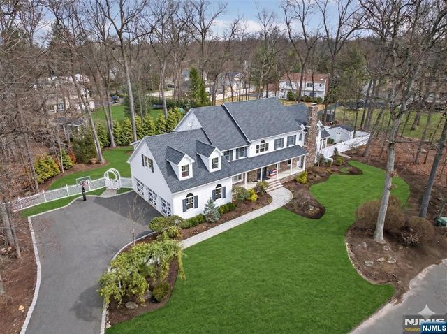 381 Lawrence Court, Wyckoff, NJ 07481
