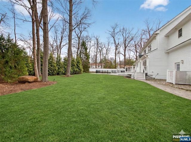 381 Lawrence Court, Wyckoff, NJ 07481