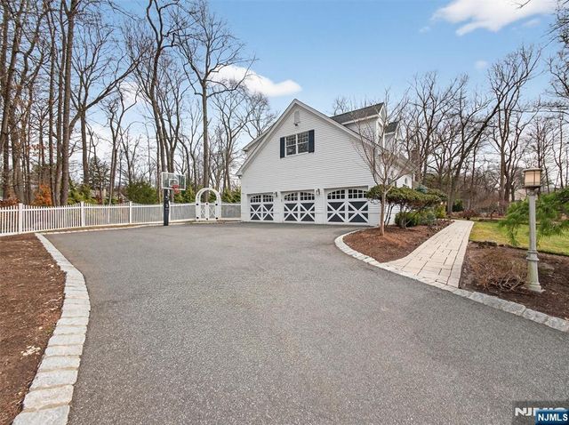 381 Lawrence Court, Wyckoff, NJ 07481